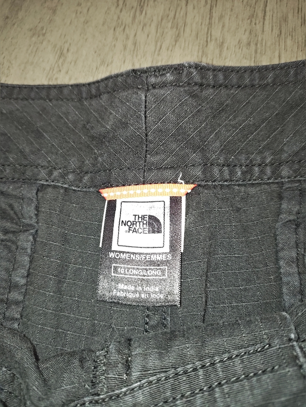 The North Face Woman's Black Cargo Shorts ,Size 10 - Picture 6 of 11